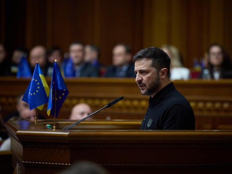 Зеленський представив Раді план стійкості.