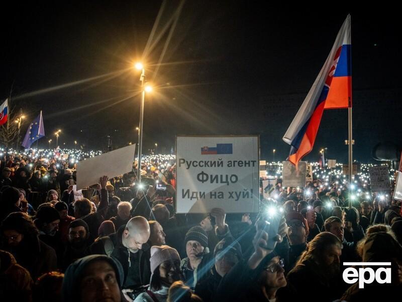 "Братислава – не Москва". В Словакии прошли массовые протесты против Фицо. Смотрите наш фоторепортаж.