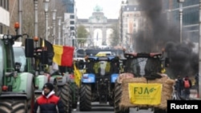 У Брюсселі трактори утретє заблокували євроквартал – до чого тут Україна? 